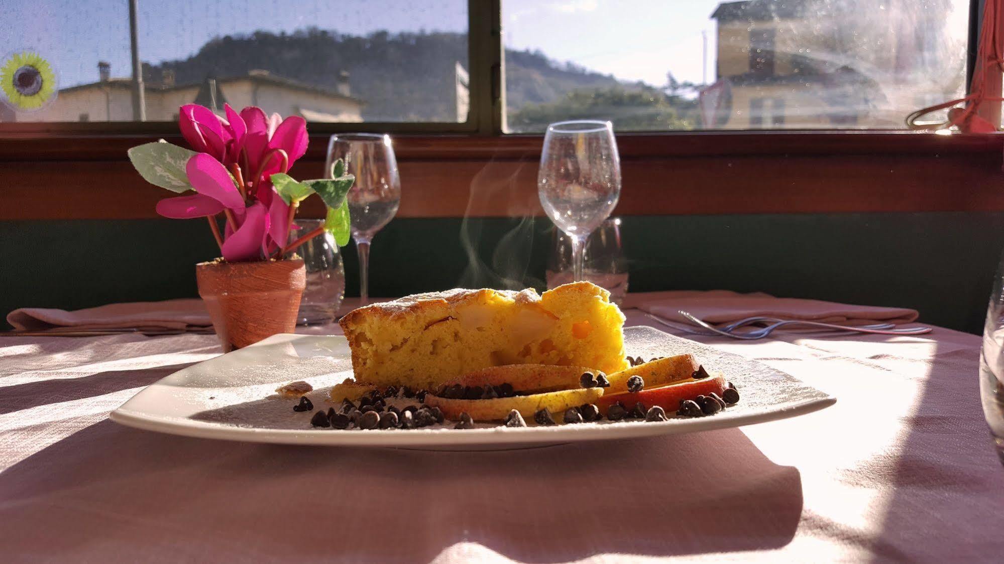 Hotel Ristorante Umbria Orvieto Exterior photo
