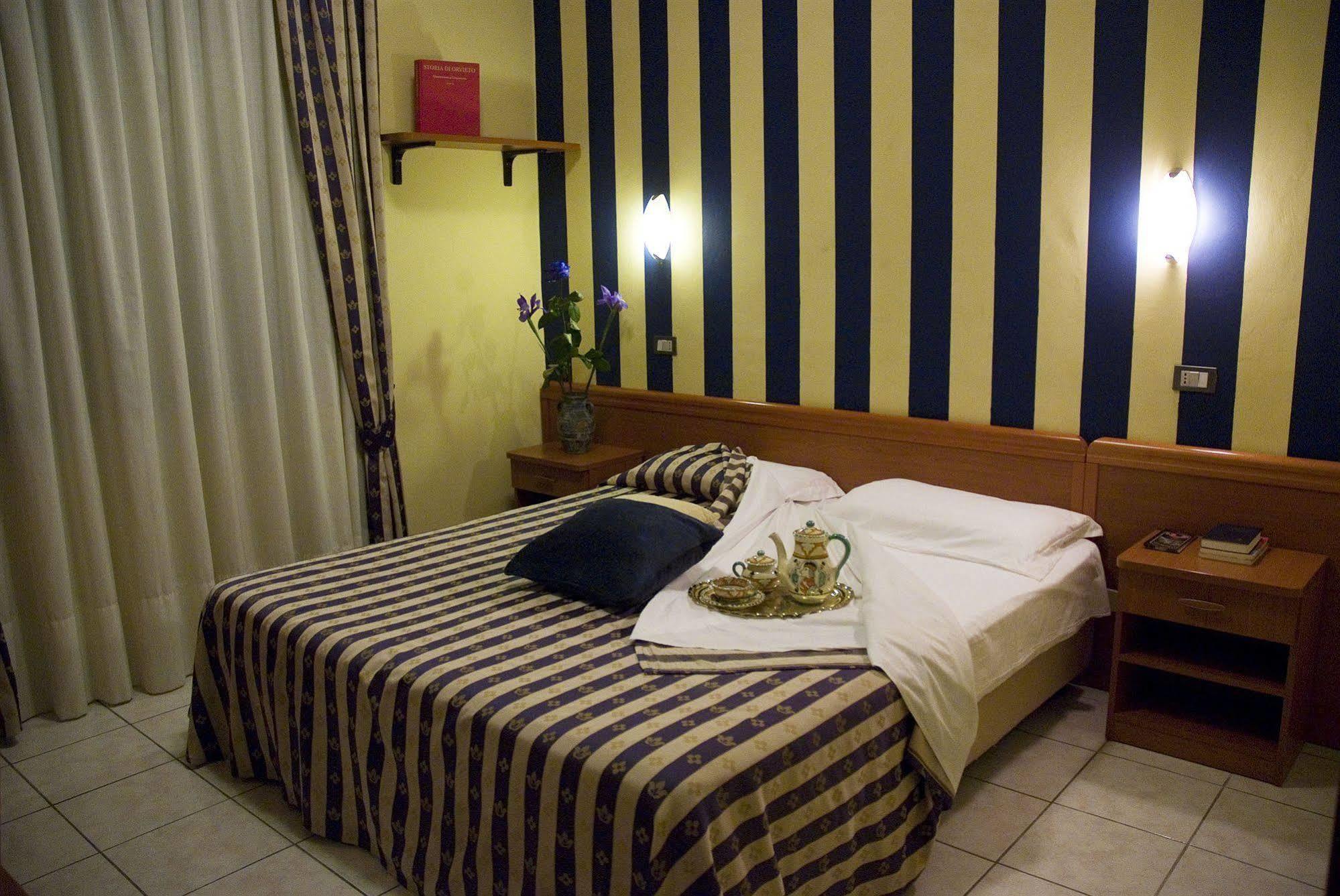 Hotel Ristorante Umbria Orvieto Exterior photo